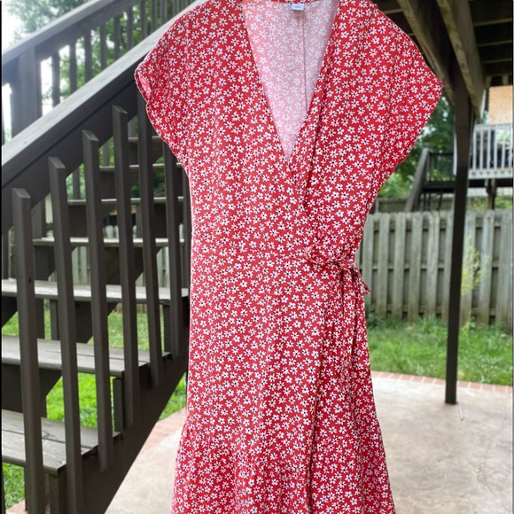 Old navy wrap summer dress - Picture 2 of 6